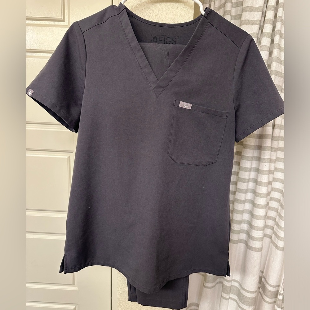 Figs Top and Pants Scrubs - Color: Charcoal
